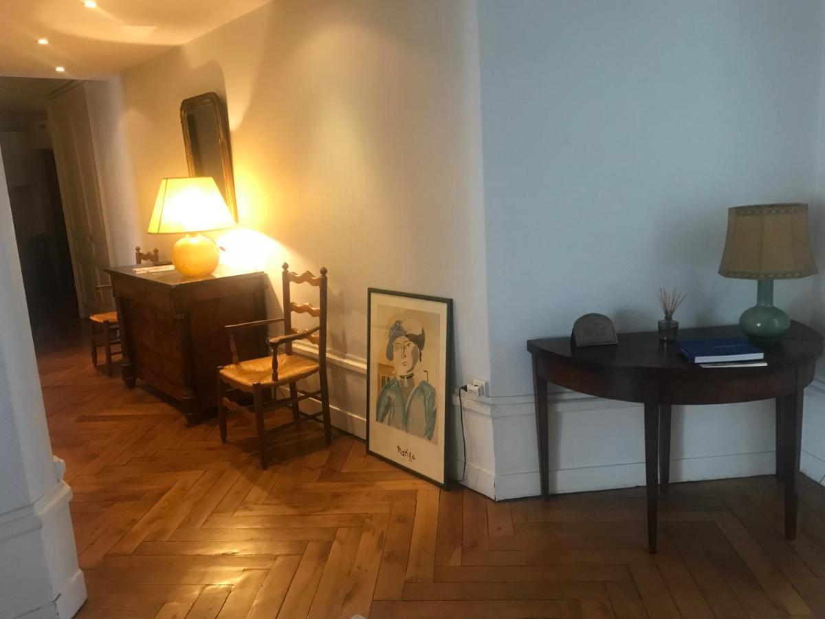 Berges Du Rhone/ Chambre Avec Balcon Lione Esterno foto